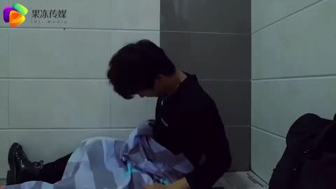 小偷上门偷窃 我被他捆起来玩 赵美凤