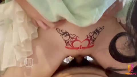 家庭乱伦下药迷奸，极品淫纹反差萝莉，发现妹妹的秘密 QQ糖小朋友