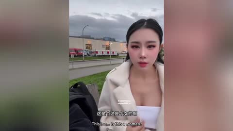 推特巨乳网黄 汐梦瑶 大马路做爱，一对夫妻路过时坐在JJ上真的动都不敢动一下