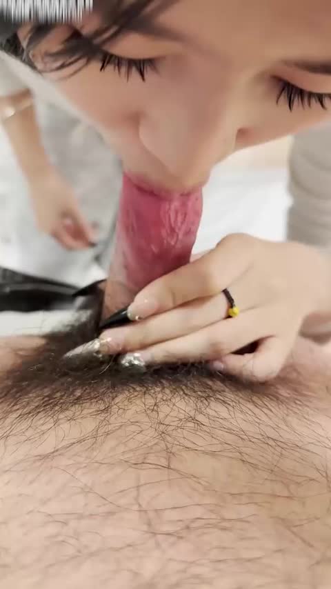 现女大学生嫩妹和男友做爱调教